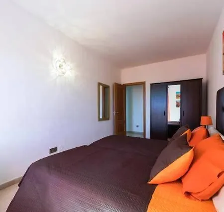 Vecindario-plaza Appartement